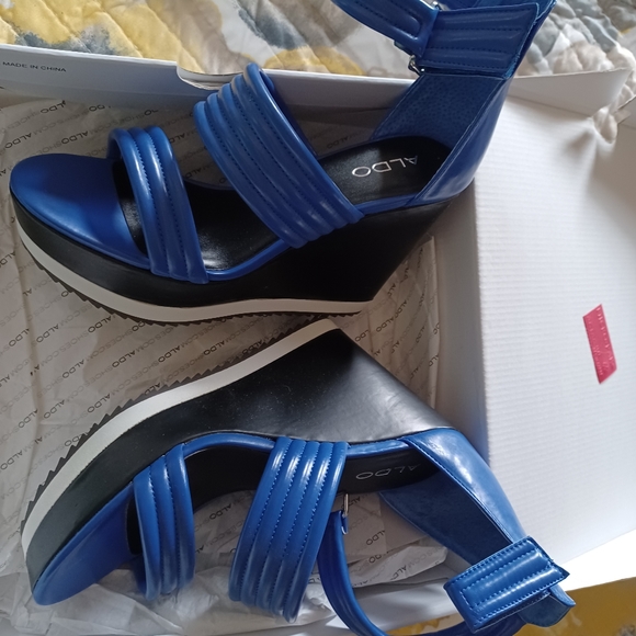 Shoes - Picture 3 of 6